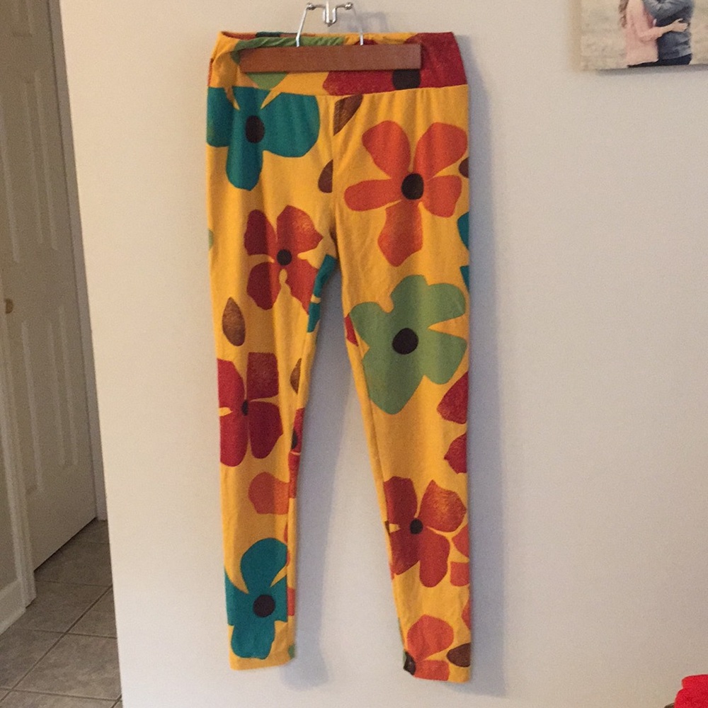 One Size LulaRoe Floral Leggings